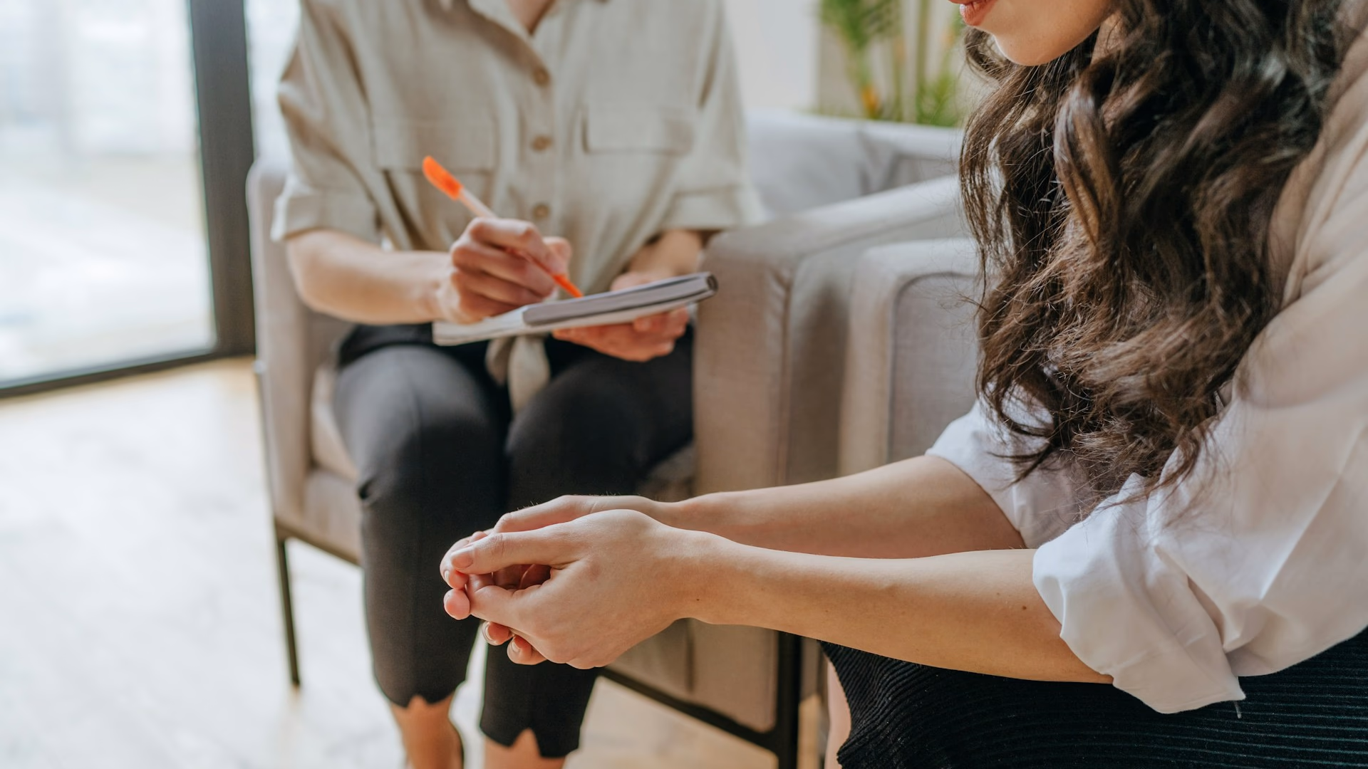 인간 지원이 뒷받침되지 않는 AI 정신 건강 앱, 위기를 초래할 위험: 2025년 데이터