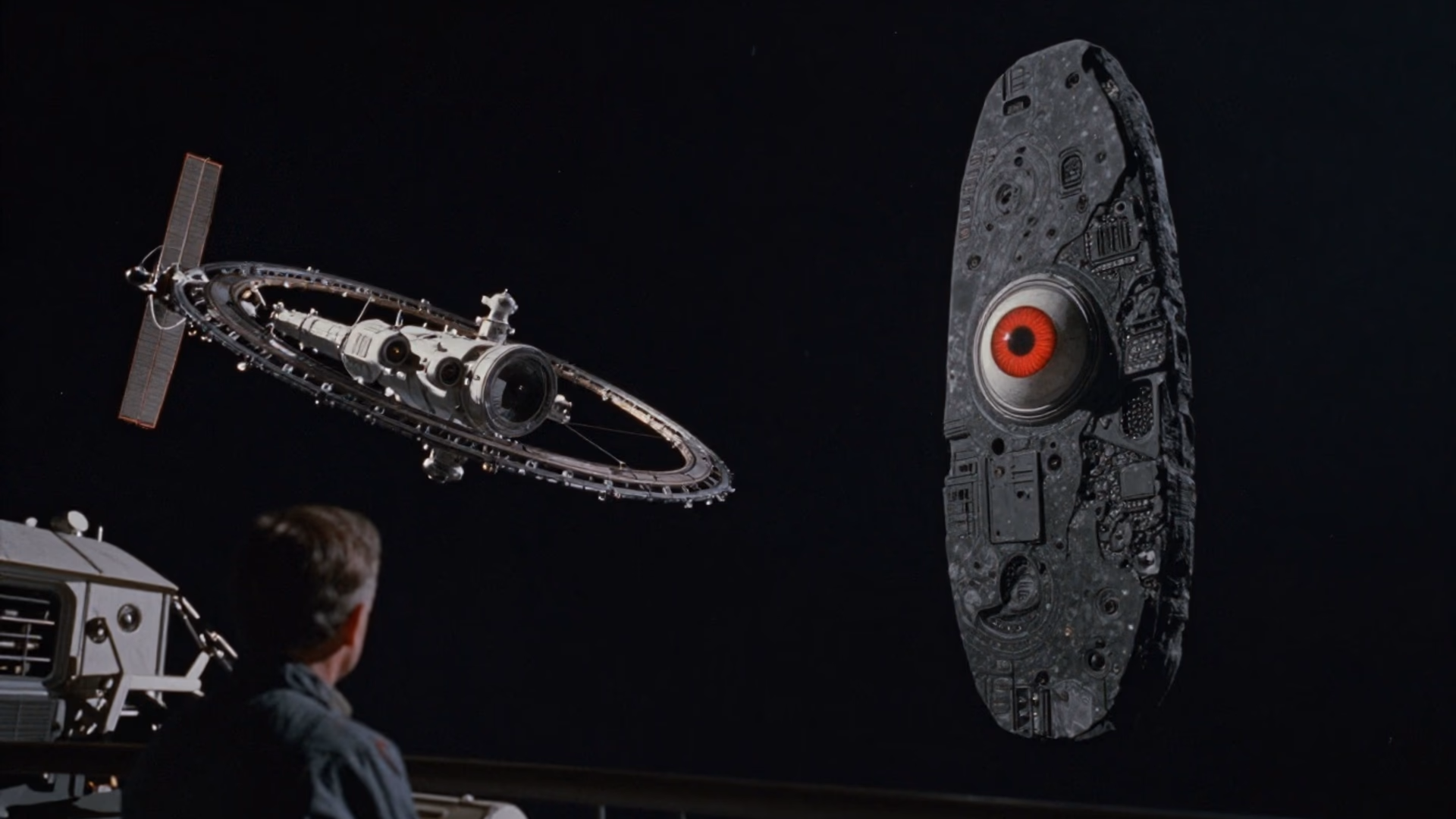 모노리스 너머에서 기다리는 것