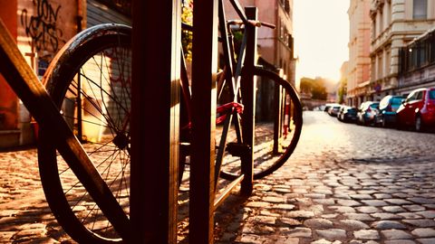 A Man Walks Through Rome Looking for a Bicycle