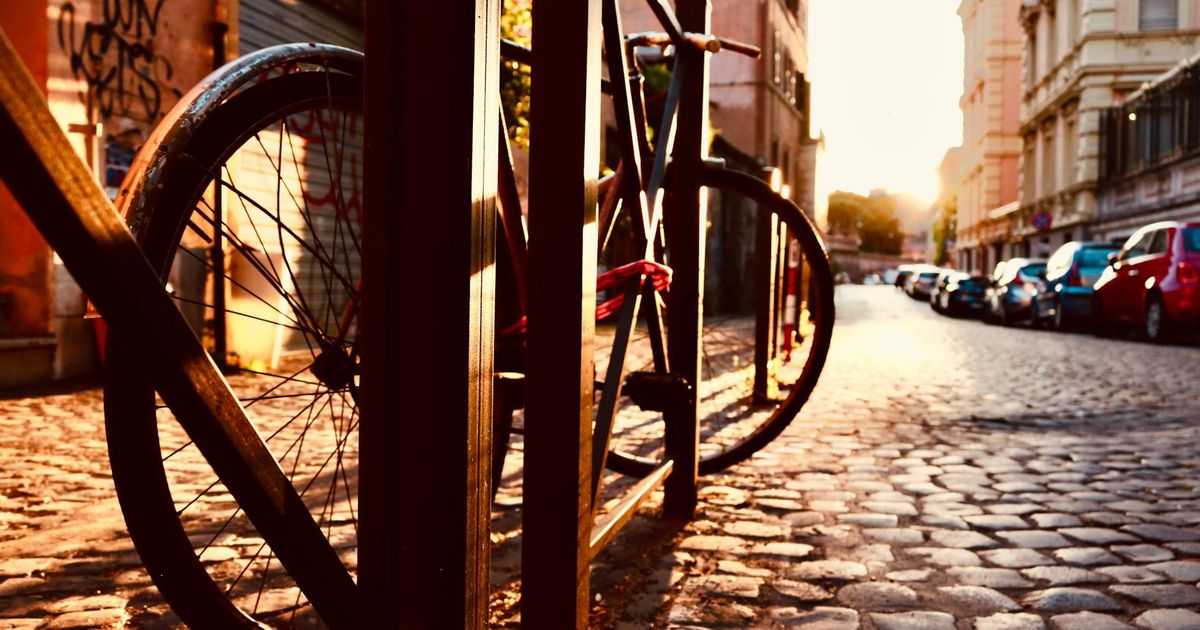 A Man Walks Through Rome Looking for a Bicycle